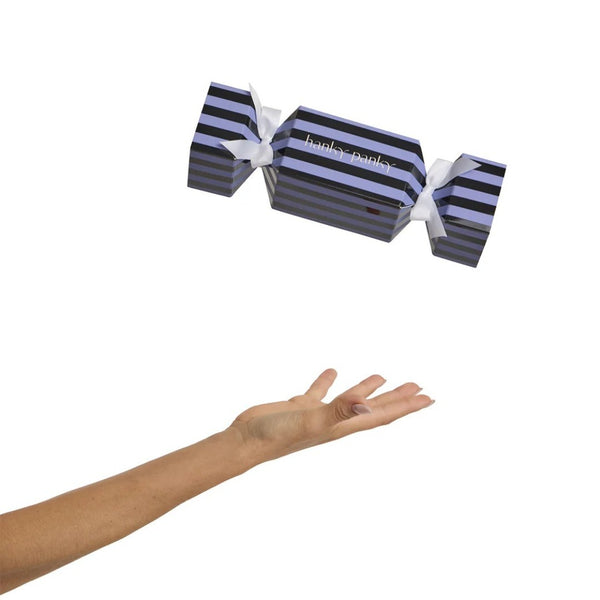 Hanky Panky Signature Lace® Original Rise Thong Holiday 3 & 5 Pack Cracker