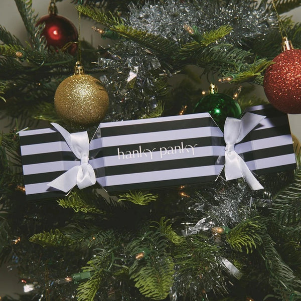 Hanky Panky Signature Lace® Low Rise Thong Holiday 3 & 5 Pack Cracker